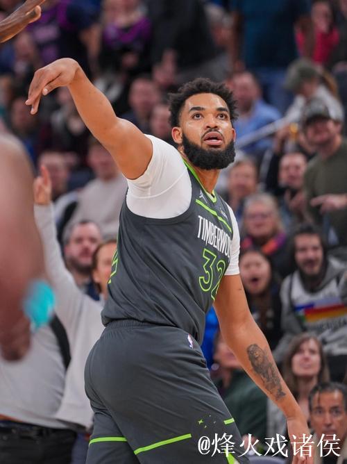 唐斯:需要适应马刺的速度,他们是最强转换进攻球队之一 唐斯:需要适应马刺的速度,他们是最强转换进攻球队之一